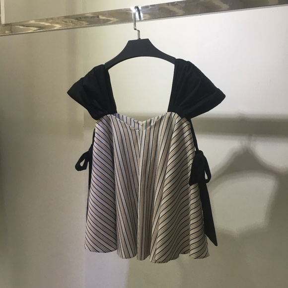 Striped top with black sleeves - Picture 4 of 5